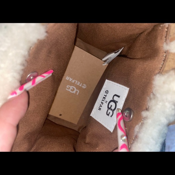 Telfar x Ugg small crossbody bag - Picture 3 of 3